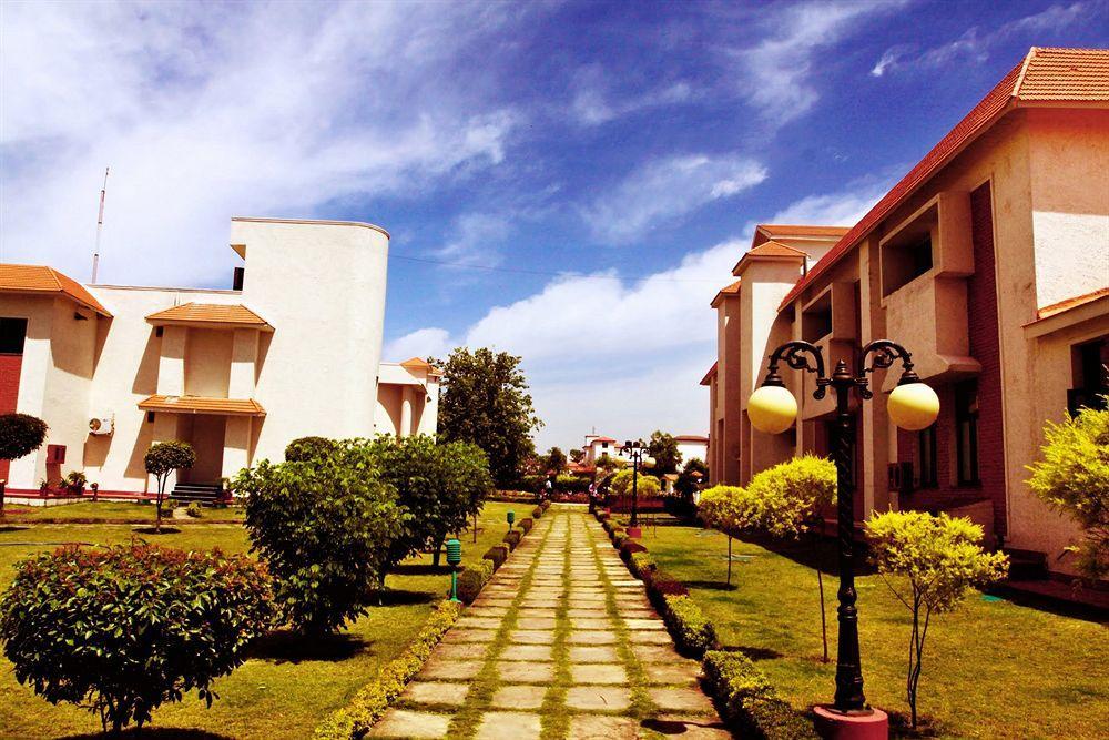 Naturoville Ayurvedic And Yoga Retreat Hotel Rishikesh Luaran gambar
